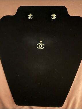 CHANEL Gold CC Logo Stud Earrings and Pendant Set 18K